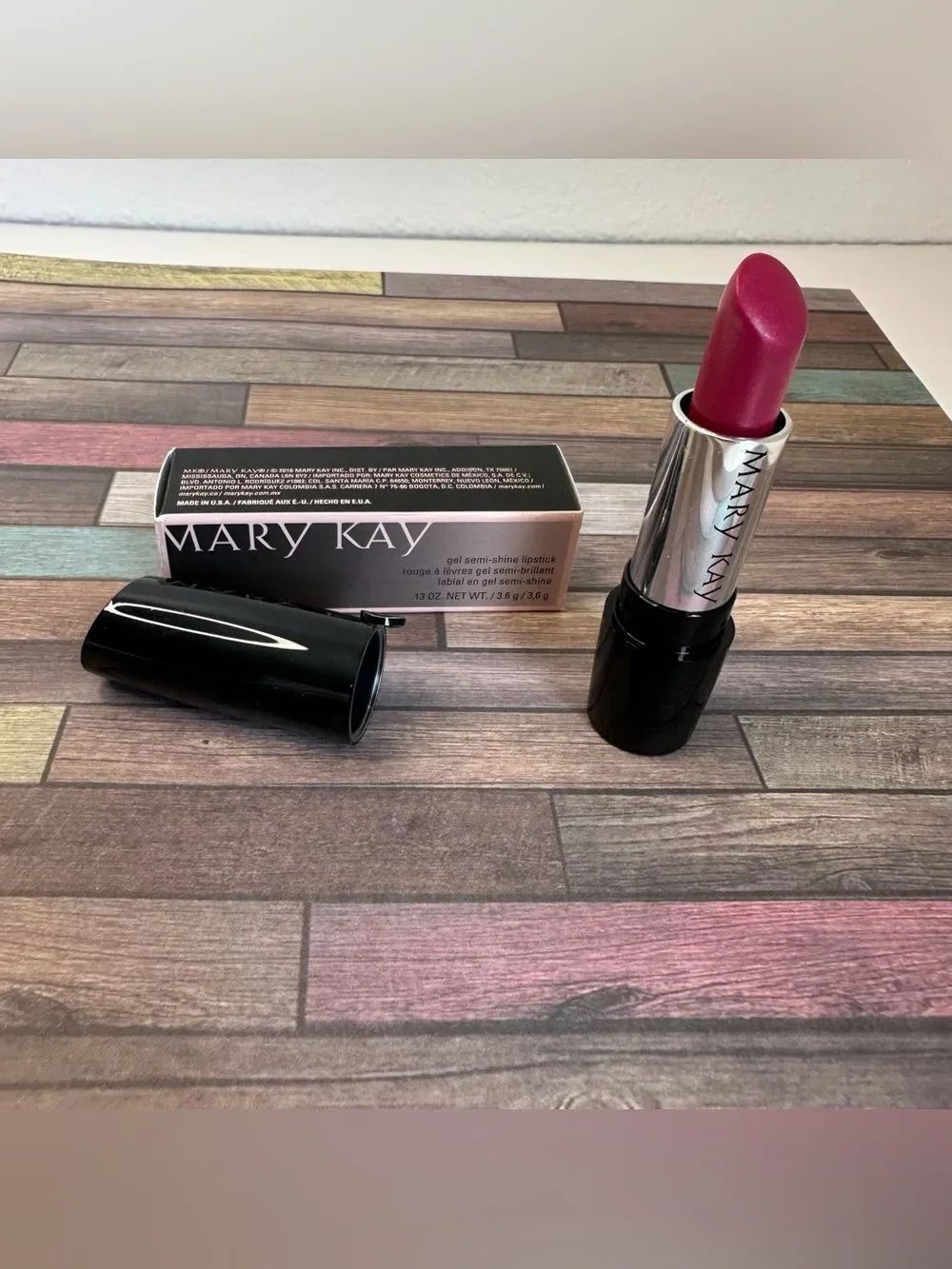 Mary Kay Gel Semi Shine Lipstick Haute Pink NIB